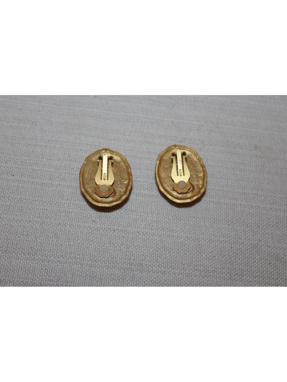 Vintage Robert Rose Blue Cabochon Gold Tone Clip-On Earrings Rope Detail - Picture 2 of 2